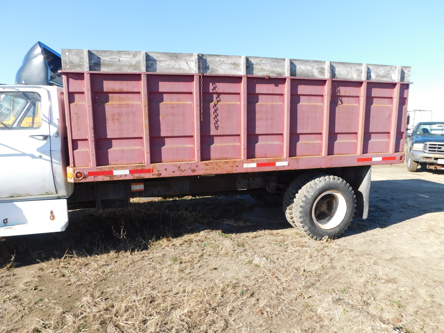 Garski Truck and Equipment Inc. Used Heavy Duty Trucks and Semi Truck